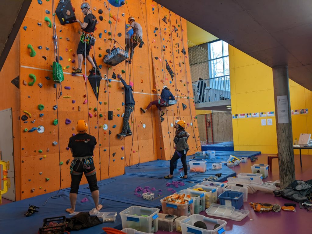 Mur de reuilly en cours d'ouvertures de voie d'escalade